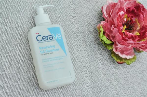 Sữa rửa mặt Cerave Renewing SA Cleanser 237ml