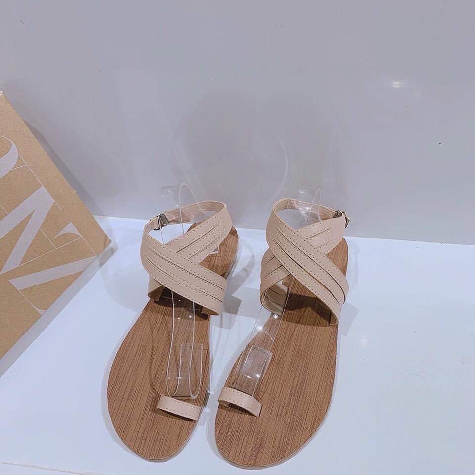 Giày sandal đế bệt xỏ ngón cánh chim có size lớn
