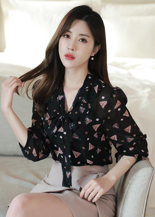 ÁO SƠ MI KIỂU HỌA TIẾT TRẺ TRUNG A556