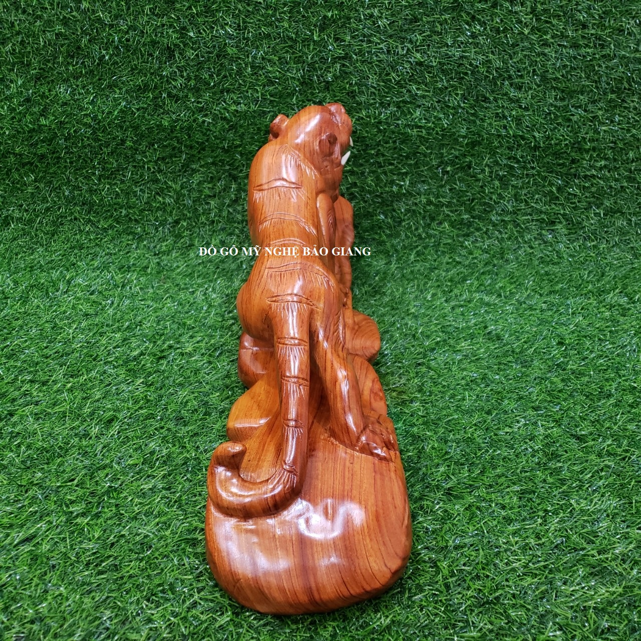 Tượng con hổ gỗ hương dài 50 cm