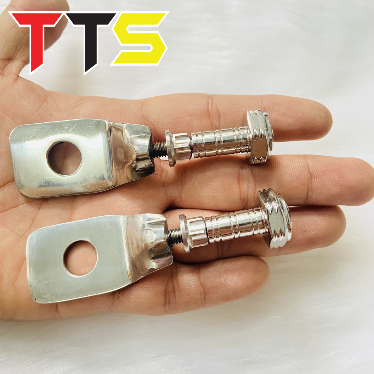 Bát tăng sên kèm ốc tán inox Salaya mẫu zin sử dụng cho xe WAVE, DREAM, FUTURE, SIRIUS