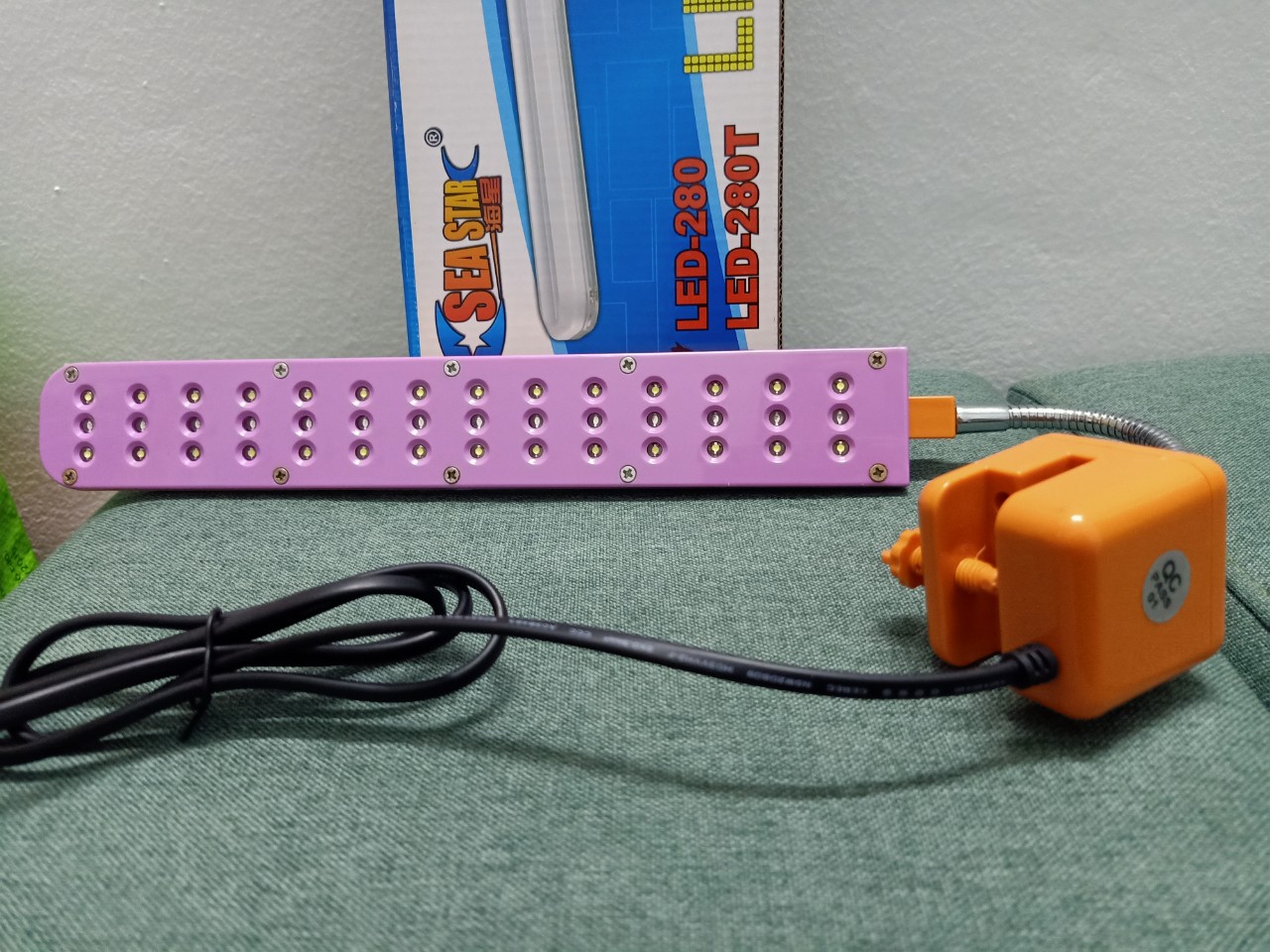 Đèn LED kẹp  siêu bền, siêu rẻ bể cá cảnh