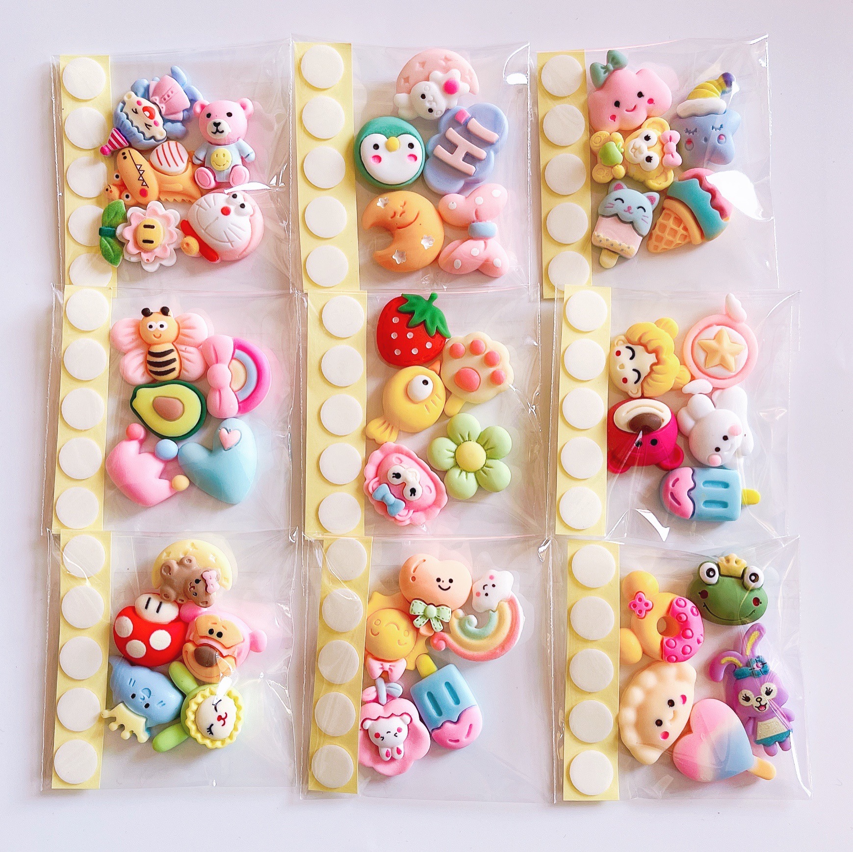 Sticker Charm Dán Bình Nước Cute Mix Lộn Xộn