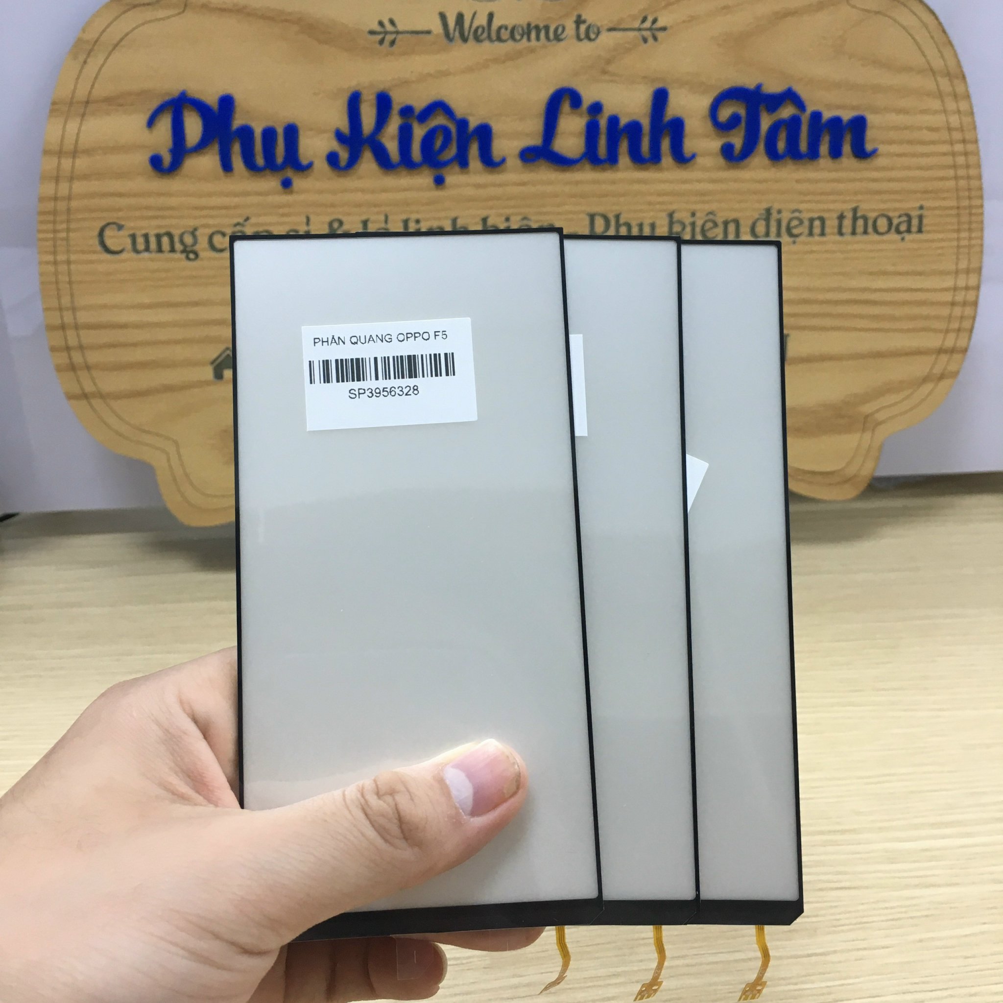 Phản quang Oppo F5