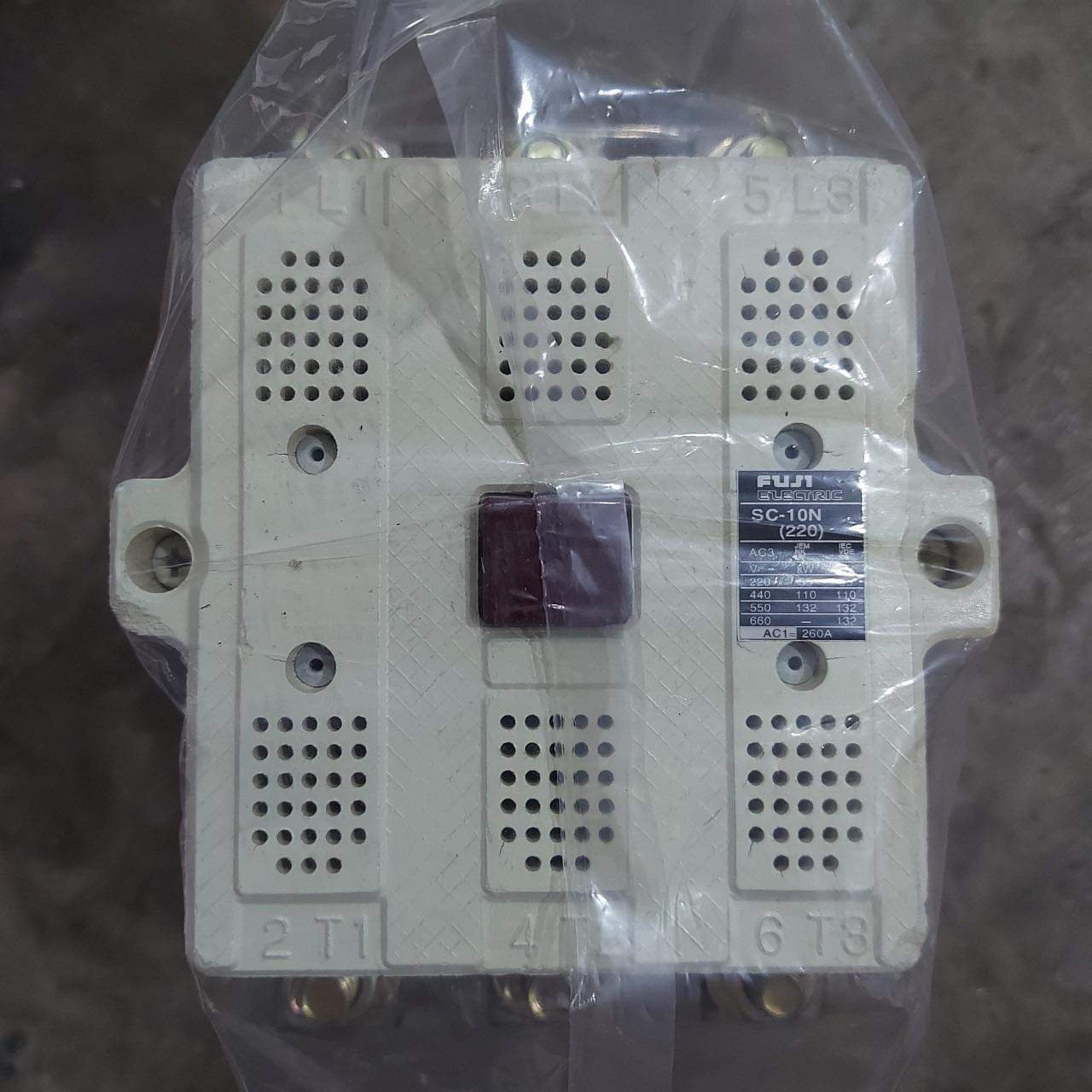Khởi động từ 150a nhật
