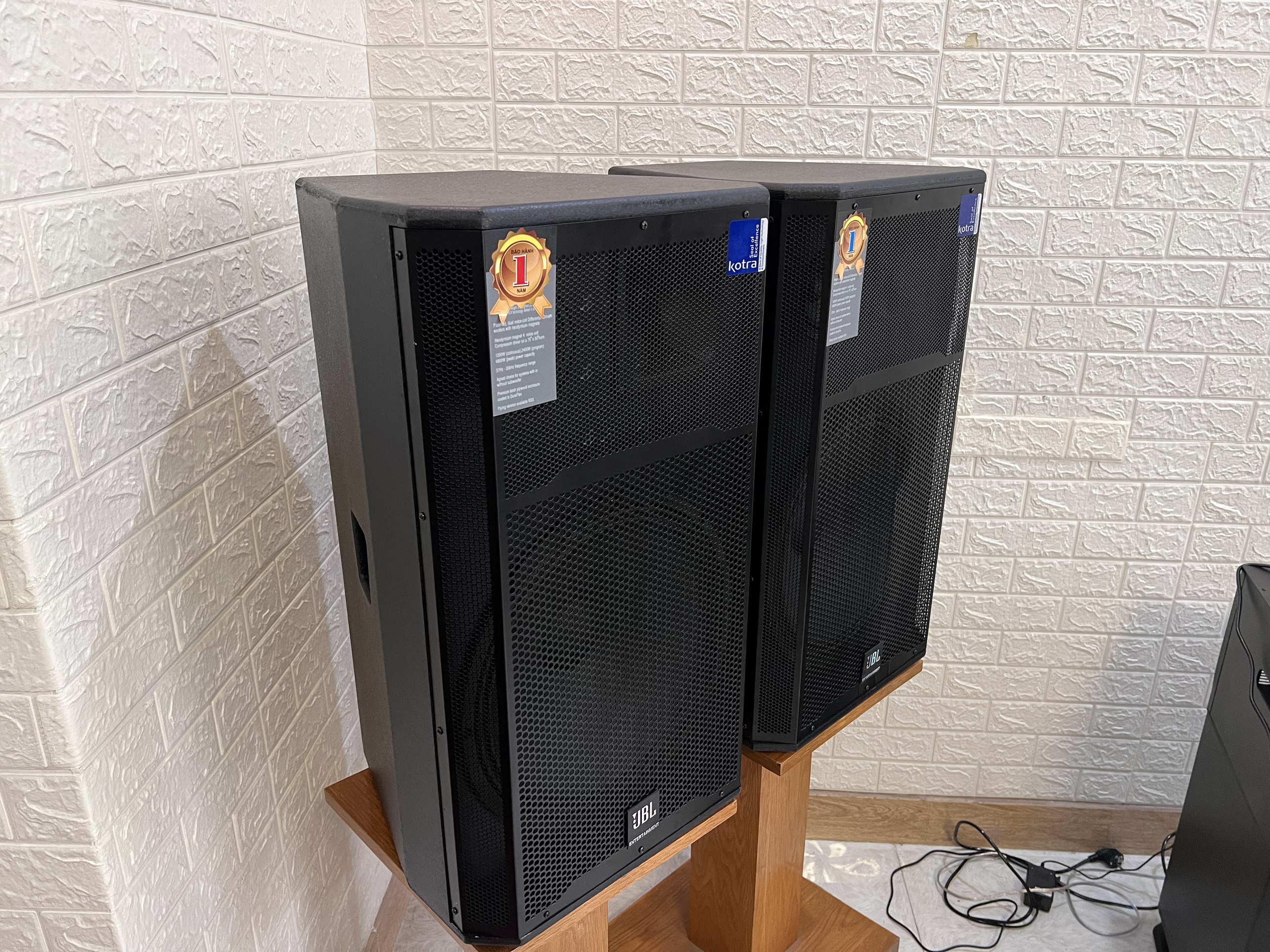 LOA 4 TẤC SƠN JBL CAO CẤP