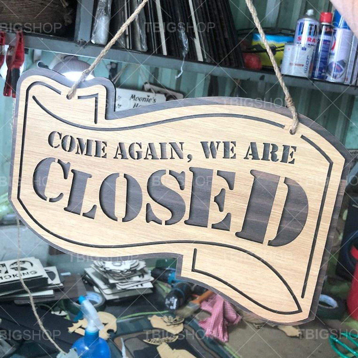Bảng treo 2 mặt open, closed bằng gỗ cắt laser có sẵn dây treo