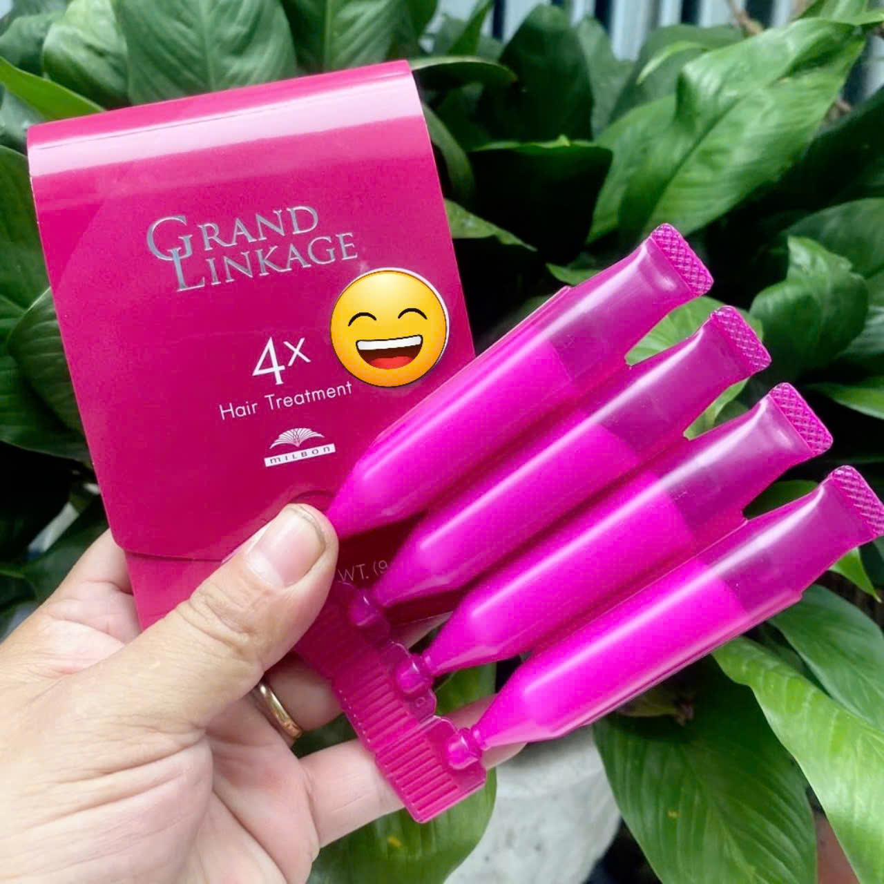 KEM DƯỠNG COLLAGEN SUÔN MƯỢT DÙNG TẠI NHÀ MILBON DEESSE'S 4X (1 HỘP 10 Vỉ)