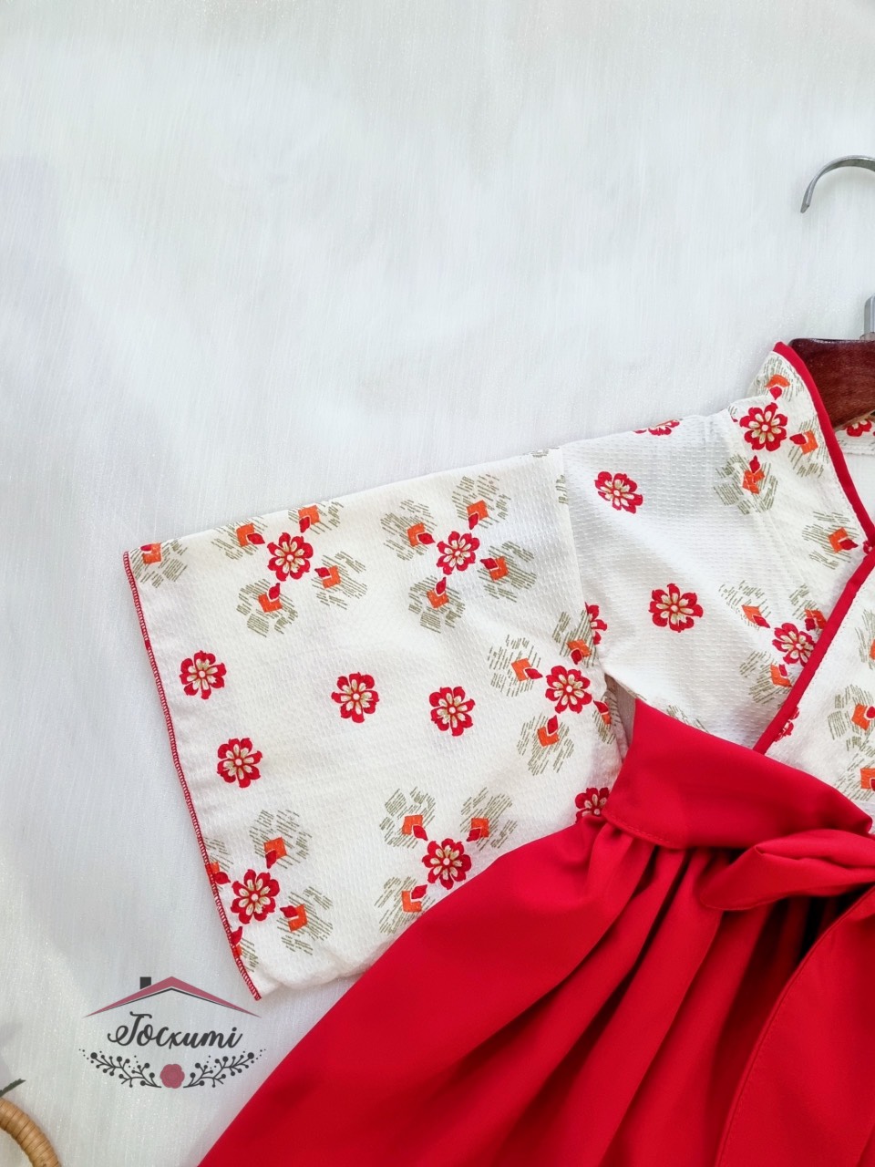 [THIẾT KẾ] KIMONO HOA ĐỎ CÁCH TÂN CHO BÉ YÊU [HÀNG ĐẸP] - Tocxumi