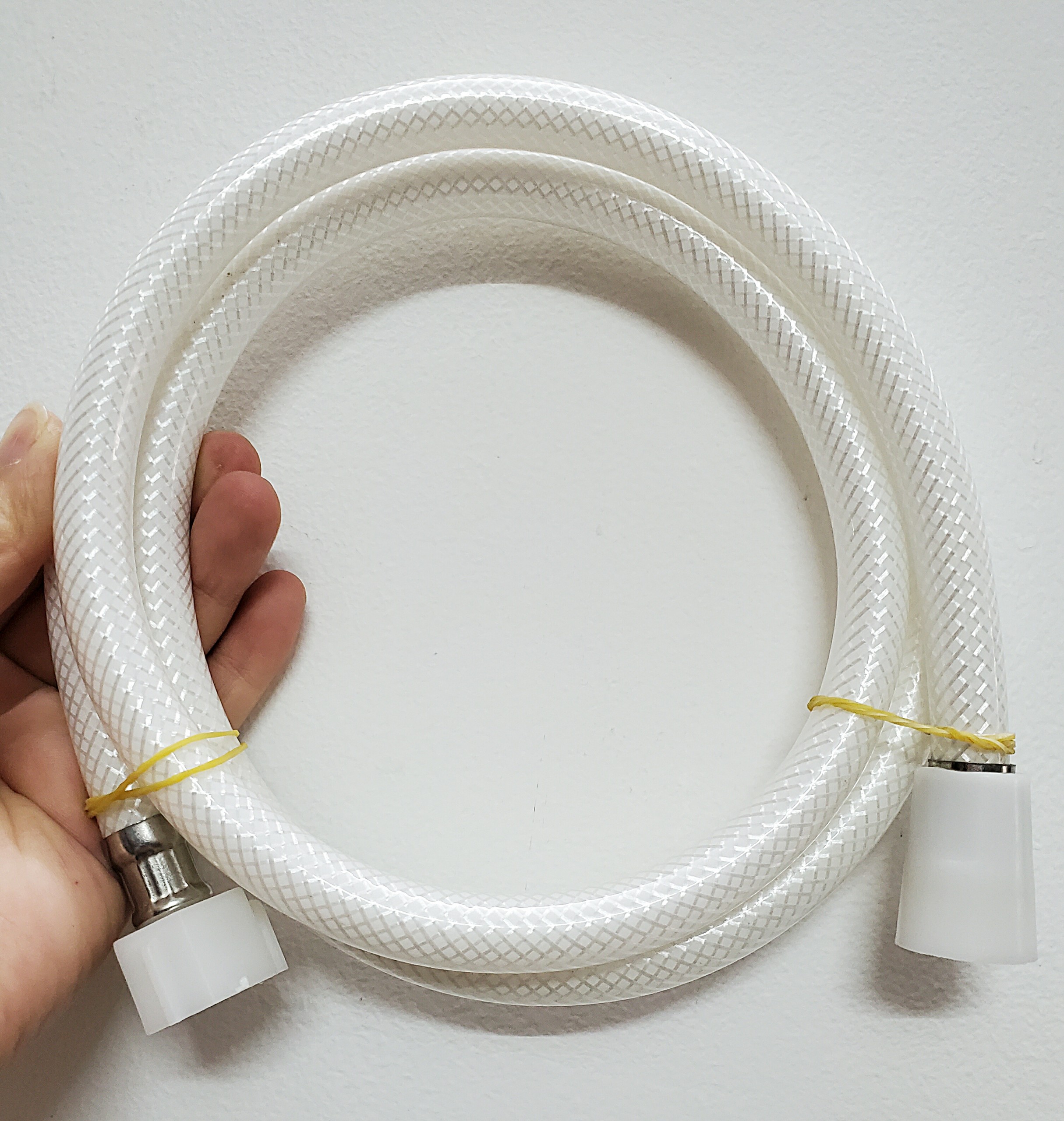 [Q.Tân Bình] Dây cấp nước tán nhựa, dây vòi sen tắm, dây vòi xịt vệ sinh nhựa 1.4m