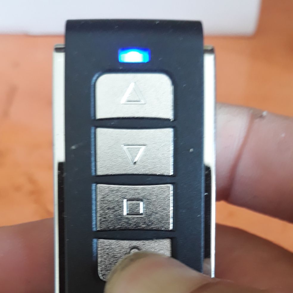Điều khiển cửa cuốn mã học 433 mhz học tay sang tay thông minh