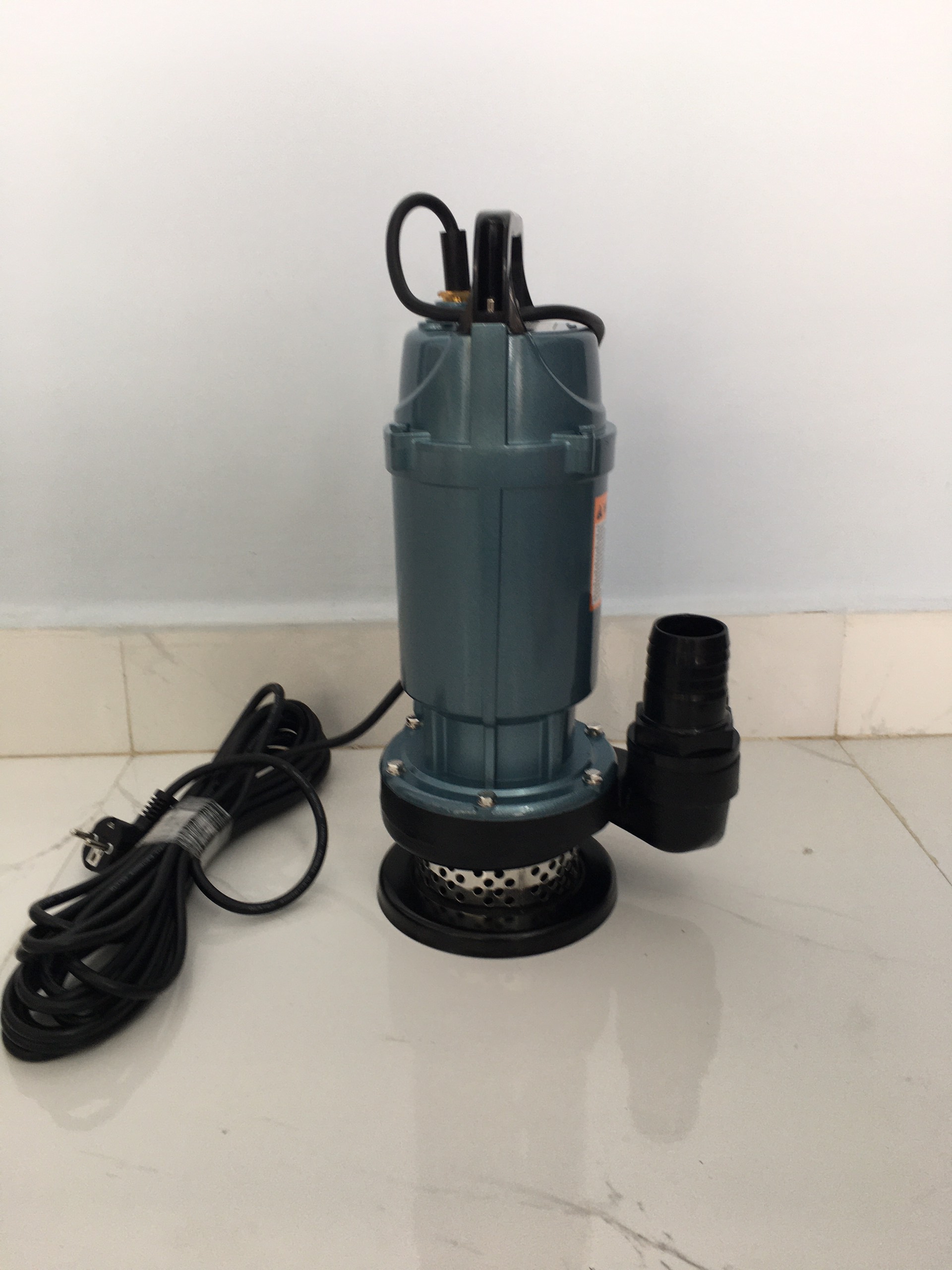 Máy bơm nước chìm Techrumi 1HP Điện 220V