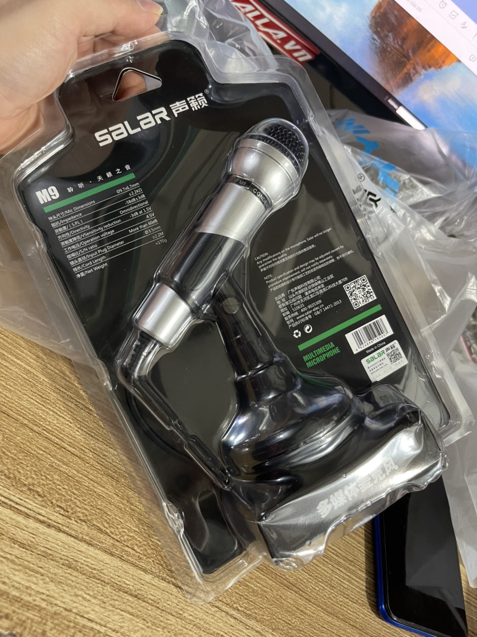 BỘ MIC THU ÂM VÀ CHÂN ĐẾ SALAR M9 CAO CẤP SBC
