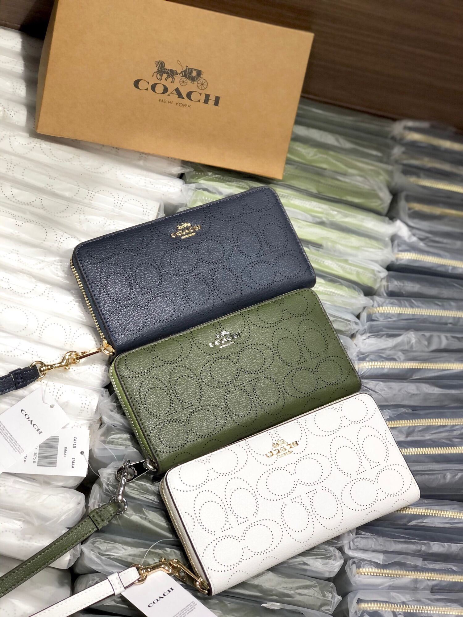 Ví  Long Zip xuất dư full box.