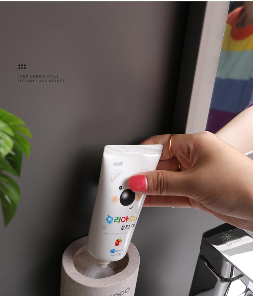 Nhả kem đánh răng tự động ECOCO lúa mạch an toàn sức khoẻ