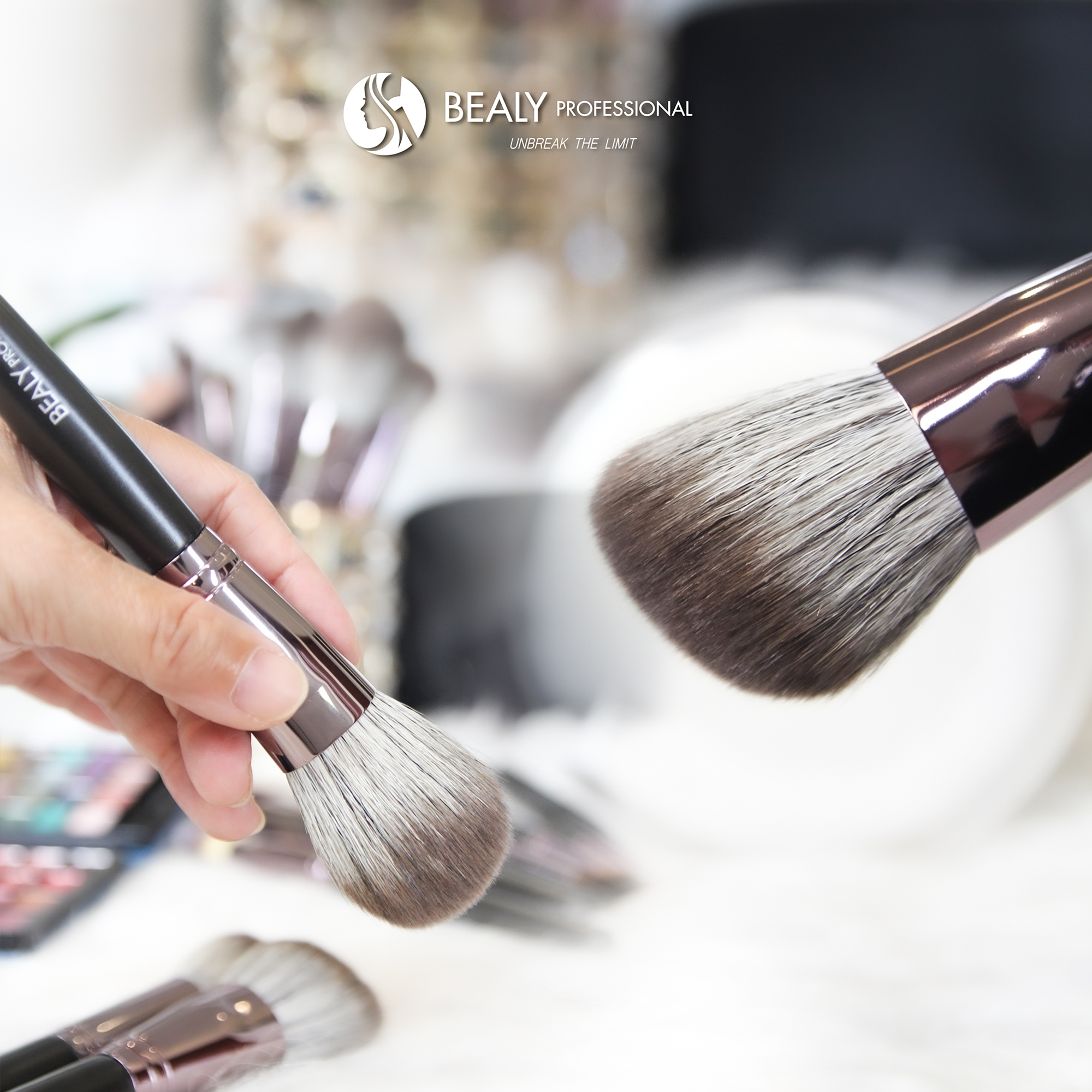 BỘ CỌ TRANG ĐIỂM CÁ NHÂN 15C ÁNH KIM LÔNG THÚ BEALY