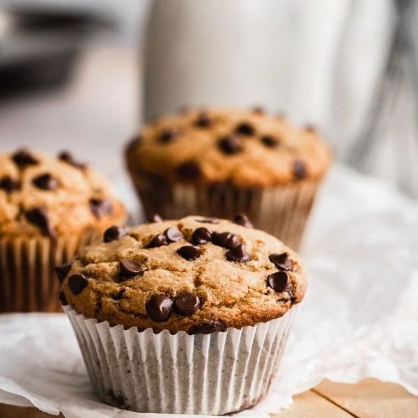 Bột làm bánh Muffin Socola Chips Gold Bone 400g (Có kèm cốc giấy cupcake)