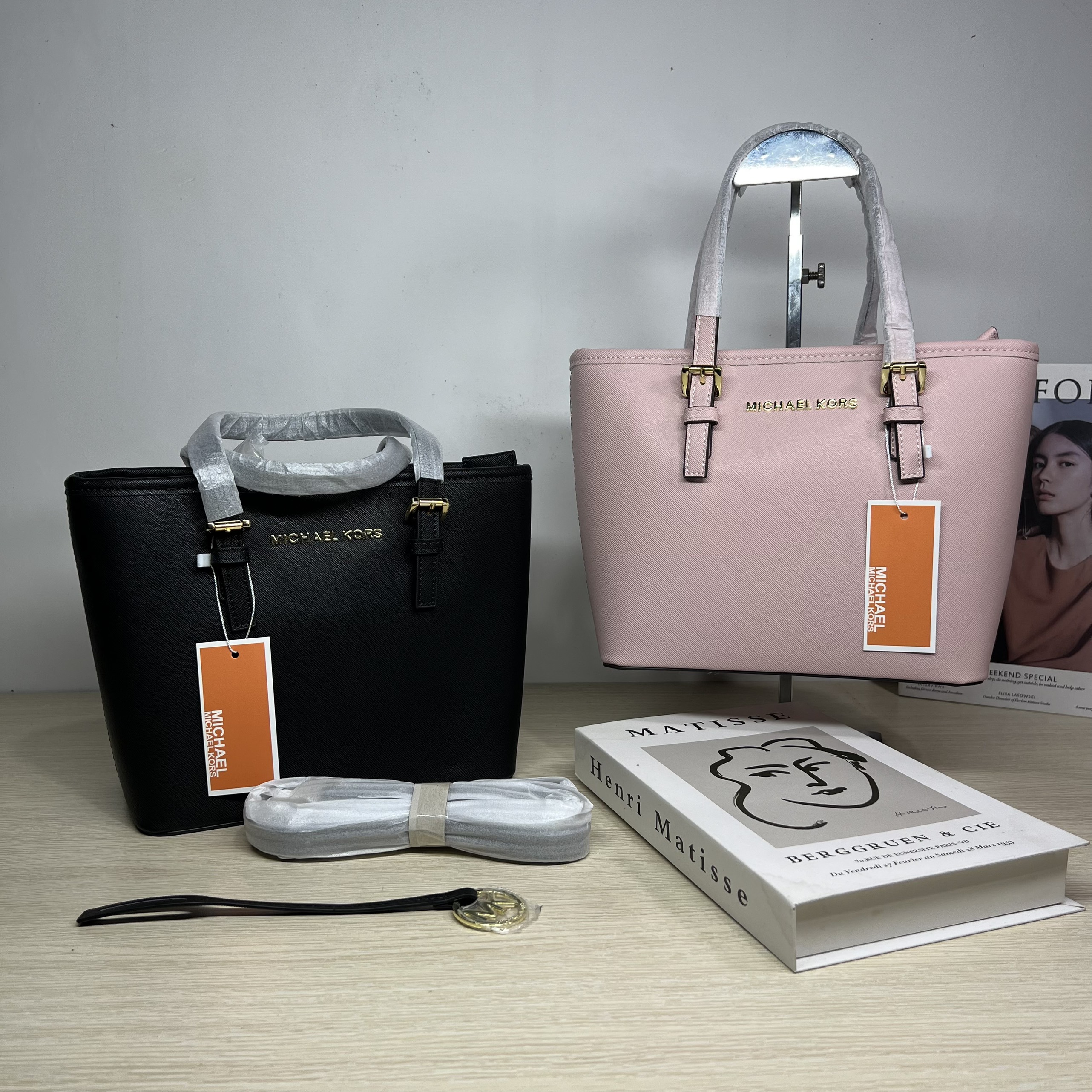 Túi xách tay đeo chéo MK size 22cm*11cm*19cm