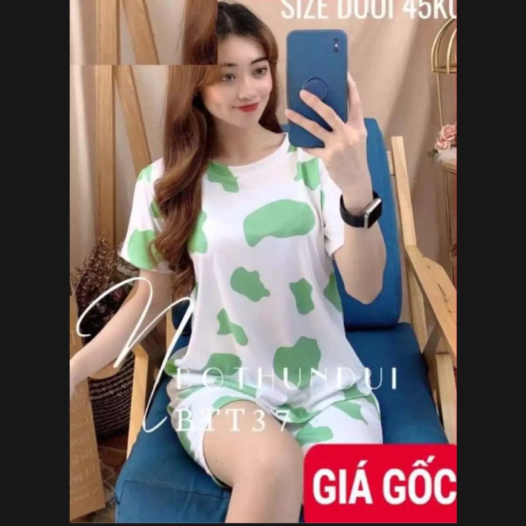 Chỉ 19k/ 1 bộ quần áo. Bộ Đùi Quần Áo Bò Sữa Nền MÀU, Đốm ĐEN THiết Kế Thời Trang, Vải Dáy Mịn Mát