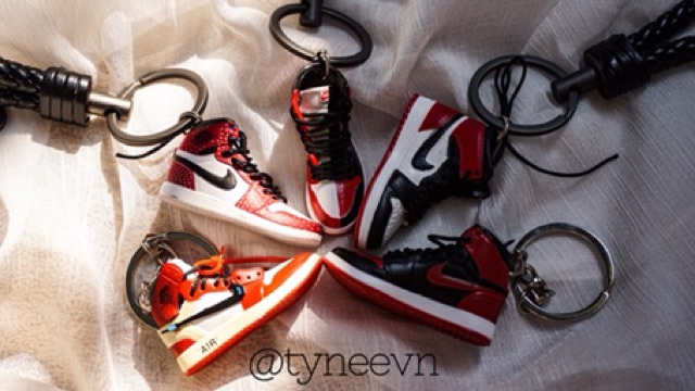 Móc khoá 3D mini sneaker Nike Air Jordan 1
