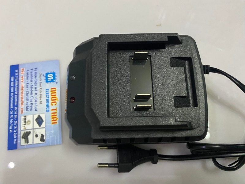 DOCK SẠC PIN MAKITA 5S 21V 2A