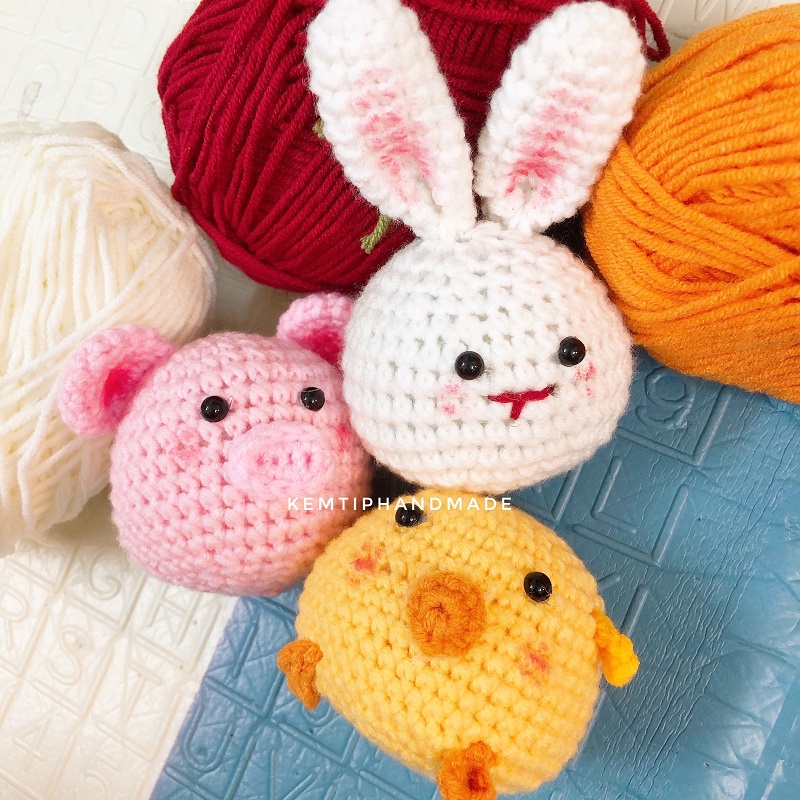 Hoa gà, lợn bằng len móc tay handmade