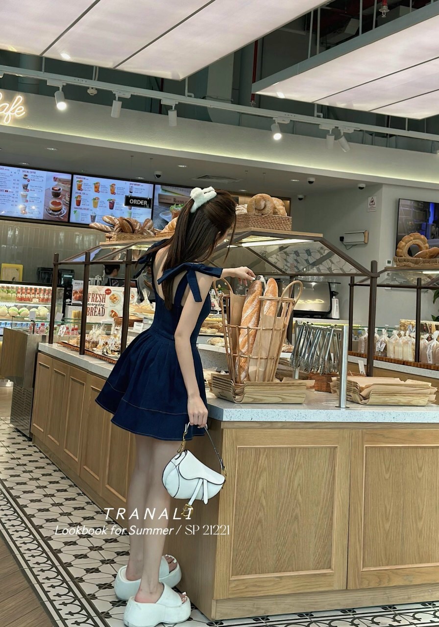 Đầm jean đi chơi, dự tiệc 2 dây thắt nơ chiết eo cực tôn dáng, Đầm thời trang siêu HOT dáng xòe 2 dây cột nơ dễ thương, Đầm hottrend chất jean dáng xòe 2 dây chiết eo trẻ trung MTB
