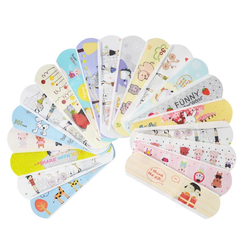 Combo 100 miếng dán băng keo cá nhân hoạt hình