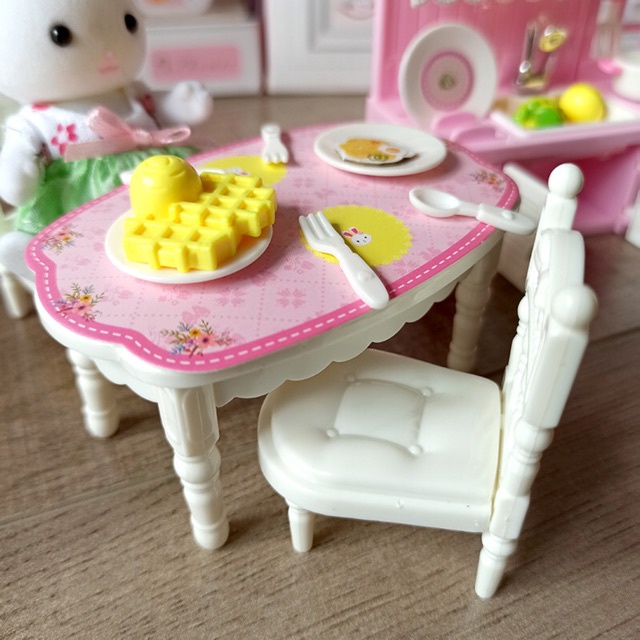 Đồ chơi búp bê và phụ kiện nhà Thỏ Candy full box