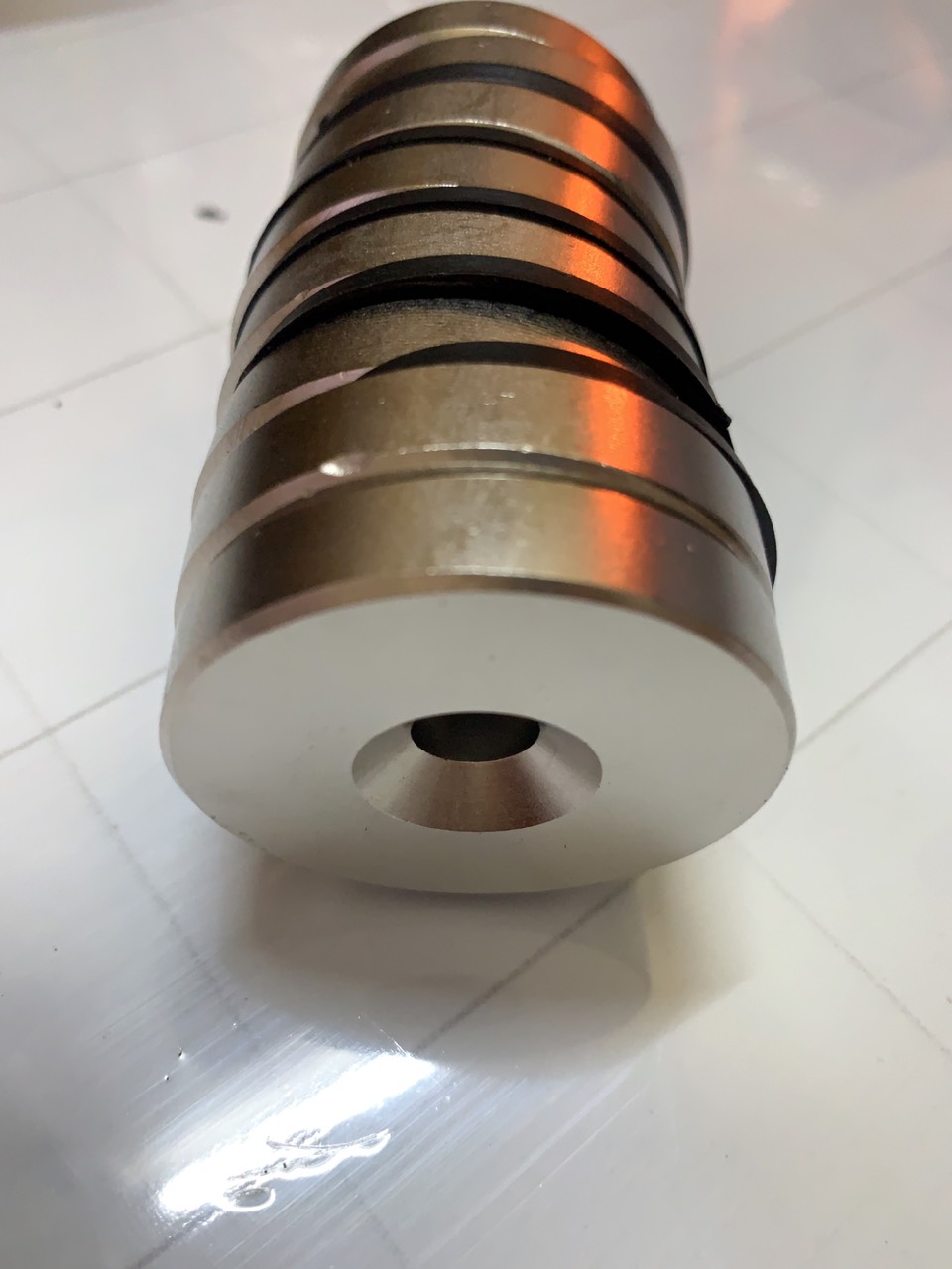 nam châm mạnh D50 * 10 lỗ 10MM neodymium