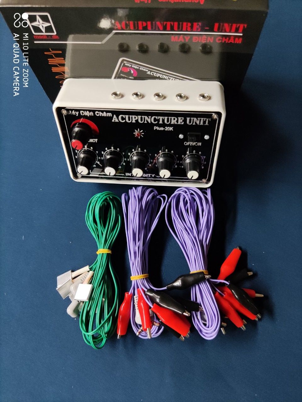 combo máy chấm cứu 20 kim và sạc adaptor