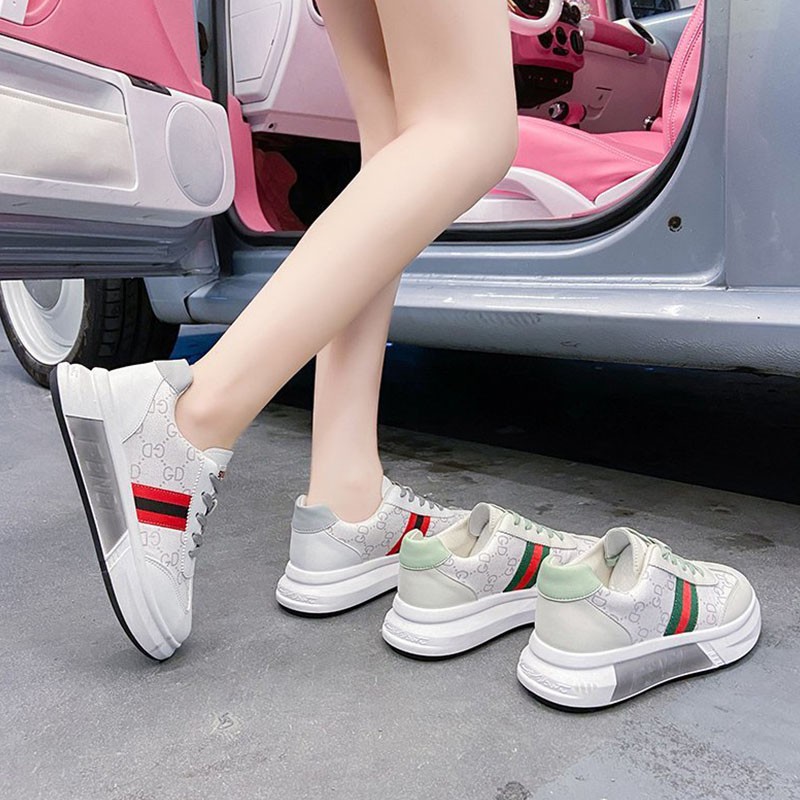 Giày Thể Thao Viền Kẻ Đỏ Đen Hit