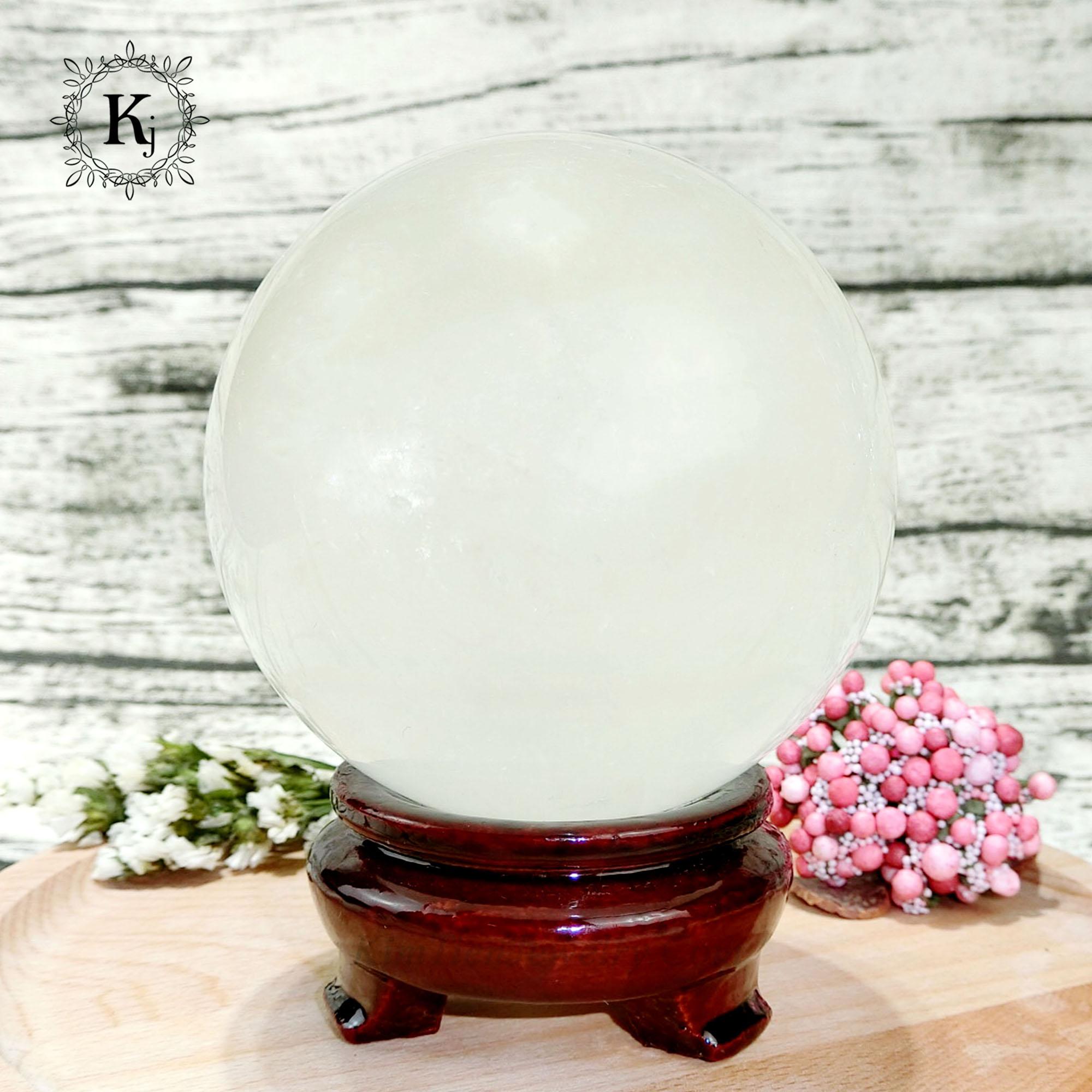 Quả Cầu Phong Thủy Thạch Anh Trắng Sữa - Đường Kính 10 cm