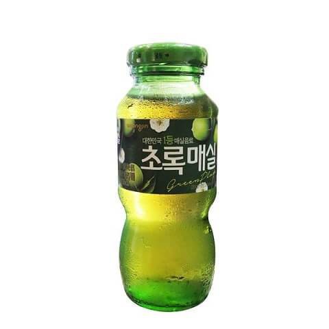 Nước Mơ Xanh Woongjin (Chai 180ml)
