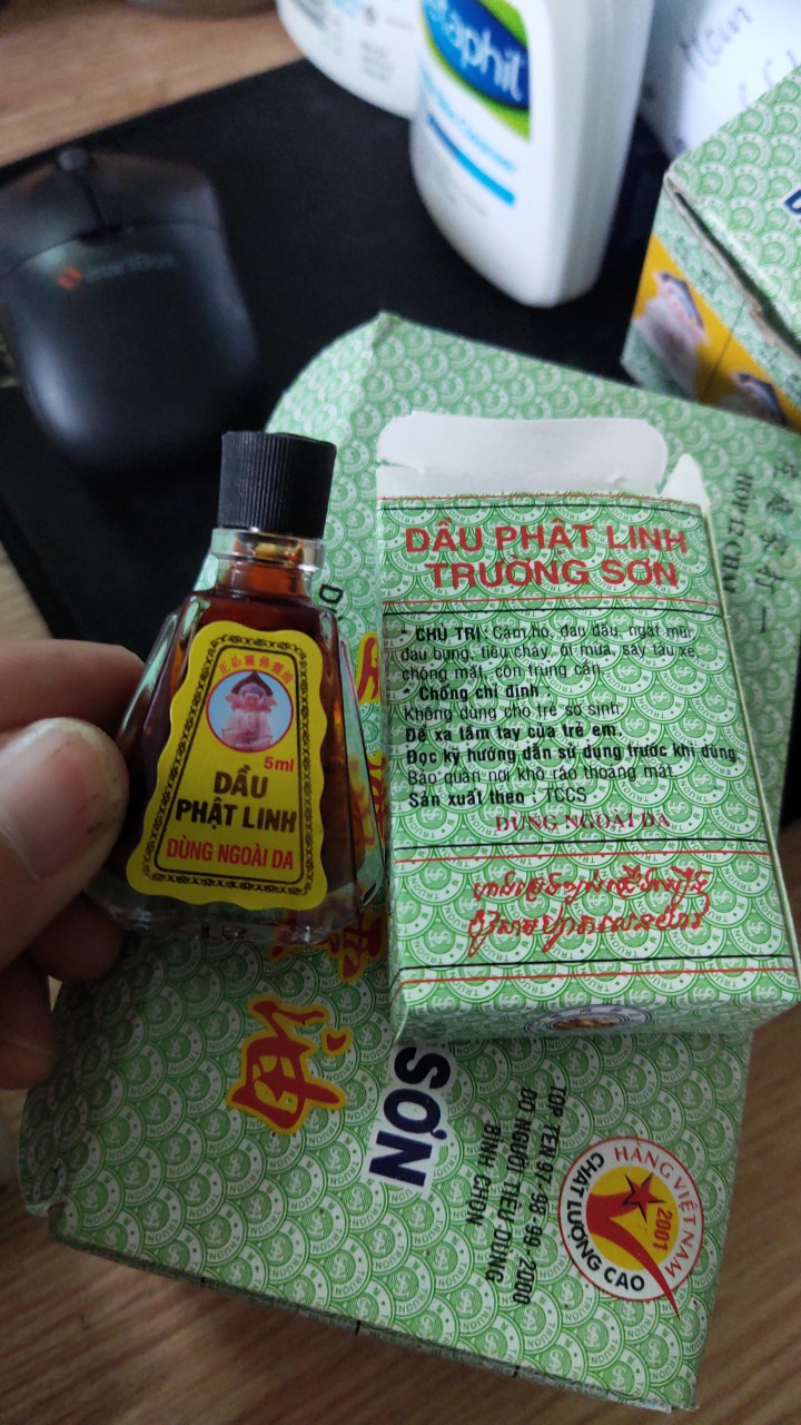 Combo 12 lo dầu phật linh Trường Sơn (K/M tặng 2 lọ dầu cao sao vàng)
