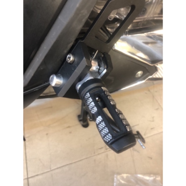 Gác chân bấm Vario Click Vision