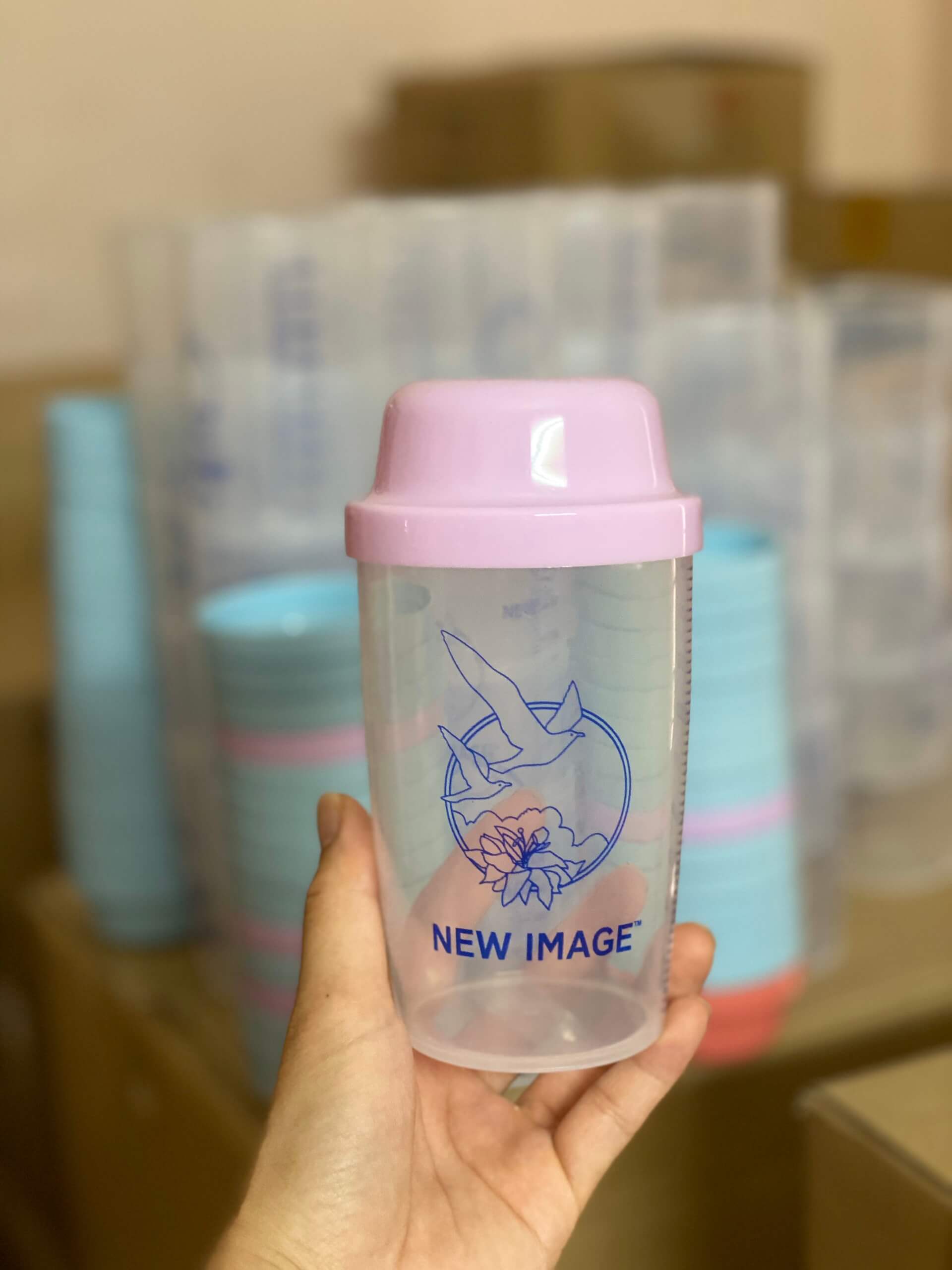 Bình lắc sữa non Alpha Lipid Lifene của New Image