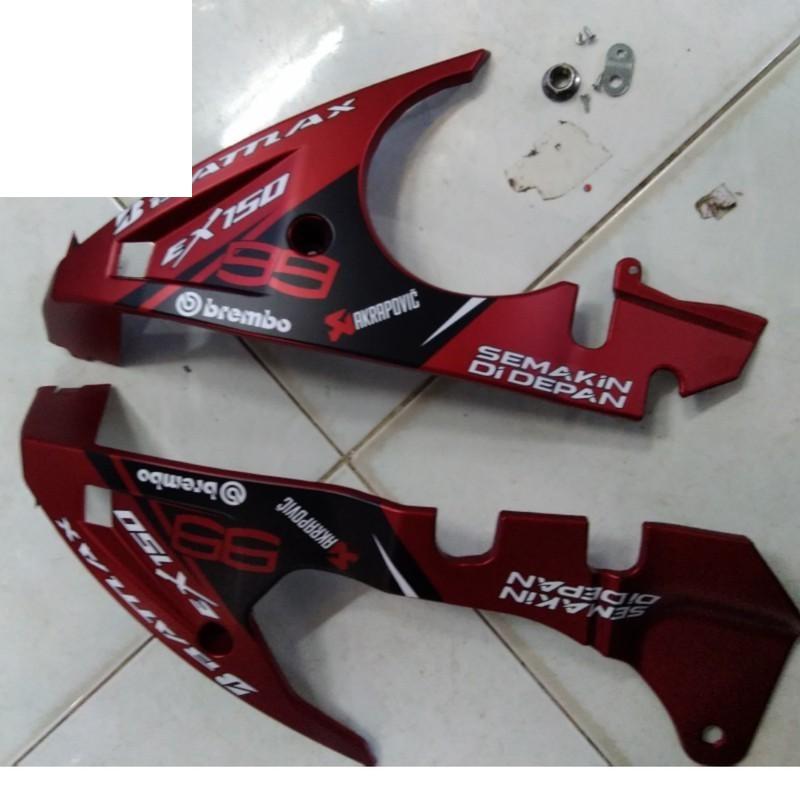 Mỏ Cày dành cho xe EXCITER 150 màu đỏ nhám, dùng để ốp lườn xe, tạo dáng cho xe máy thêm mạnh mẽ với chất liệu nhựa ABS