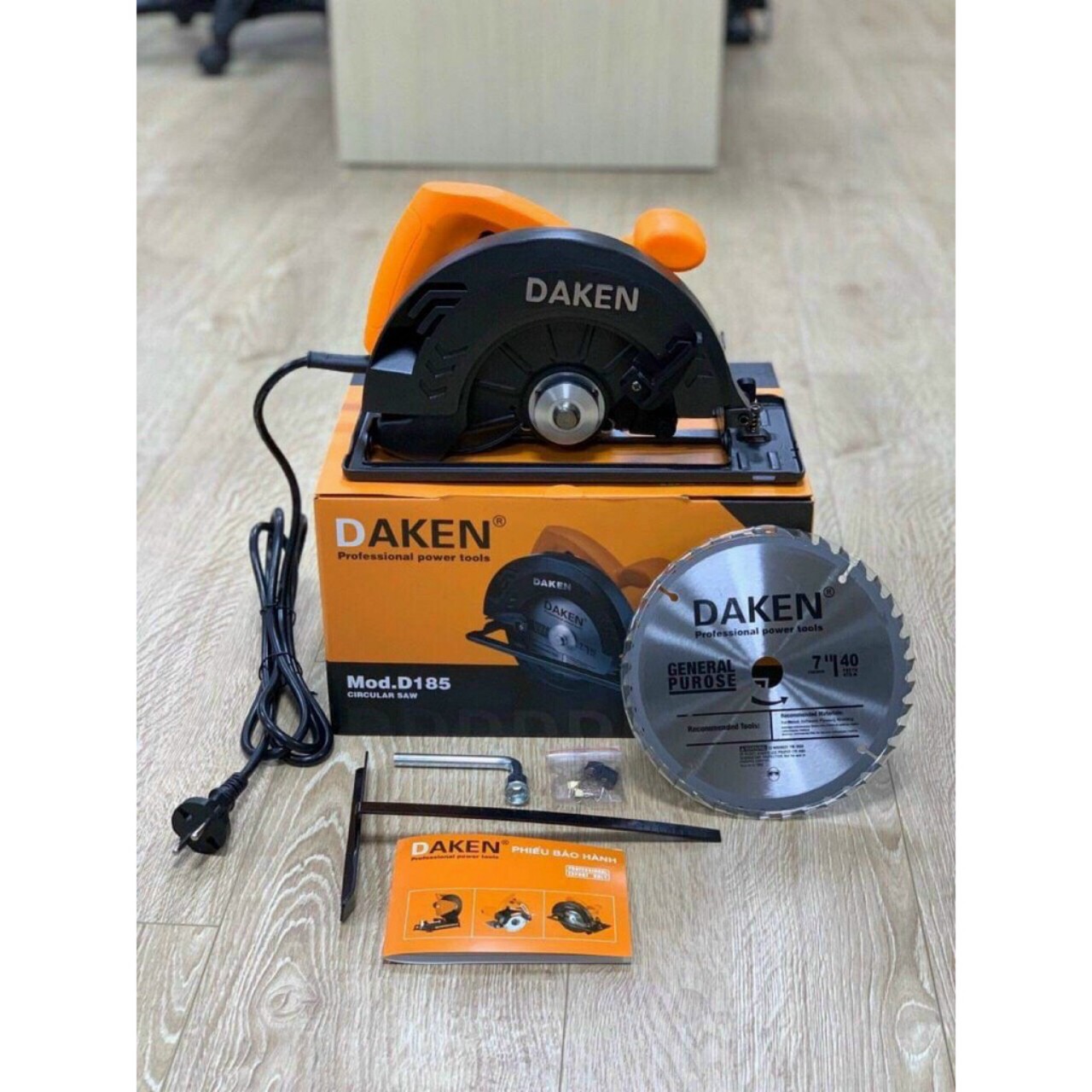Máy Cưa Gỗ Cầm Tay DAKEN D185 (Tặng Kèm 1 Lưỡi 185 )