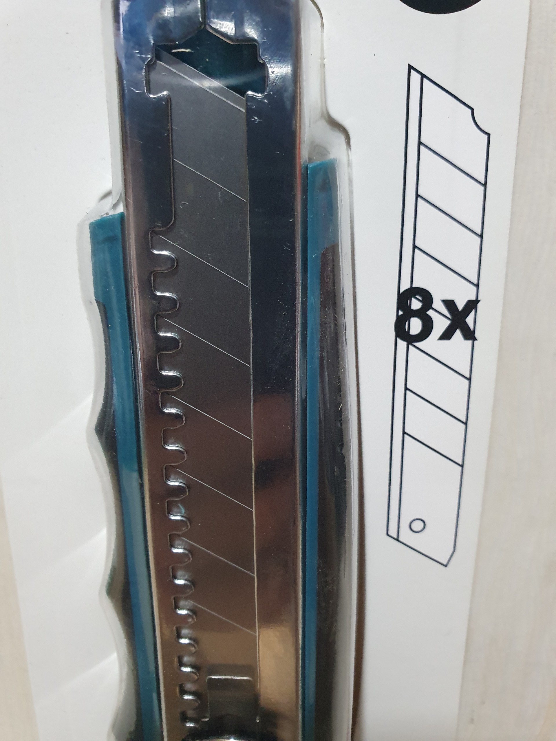 Dao rọc giấy cầm tay Makita D-65713