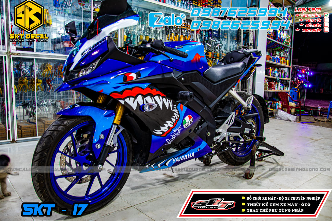 Tem trùm xe r15 xanh đen đỏ cá mập