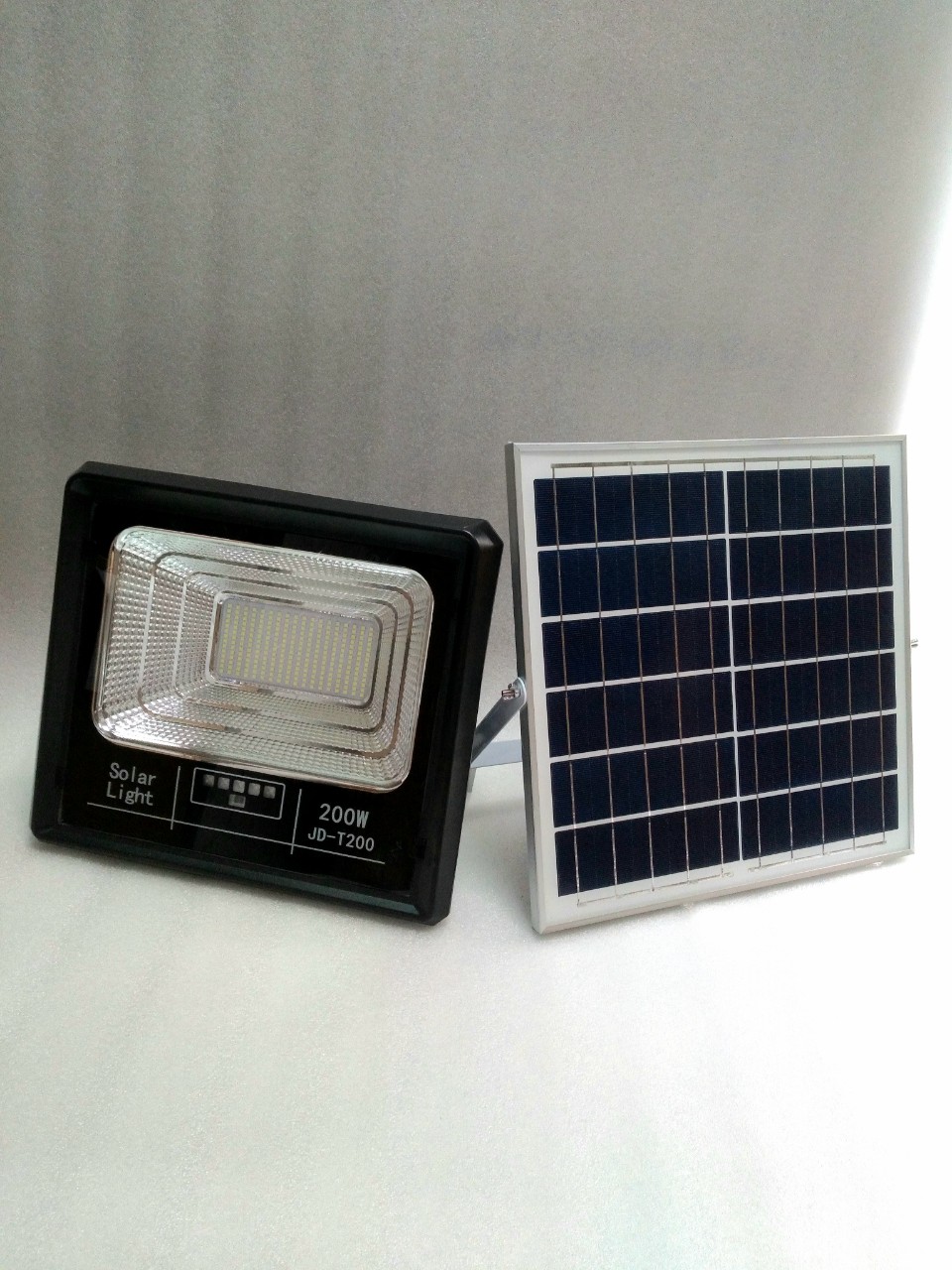 Đèn Pha Năng Lượng Mặt Trời Jindian JD T200 ( 200w )