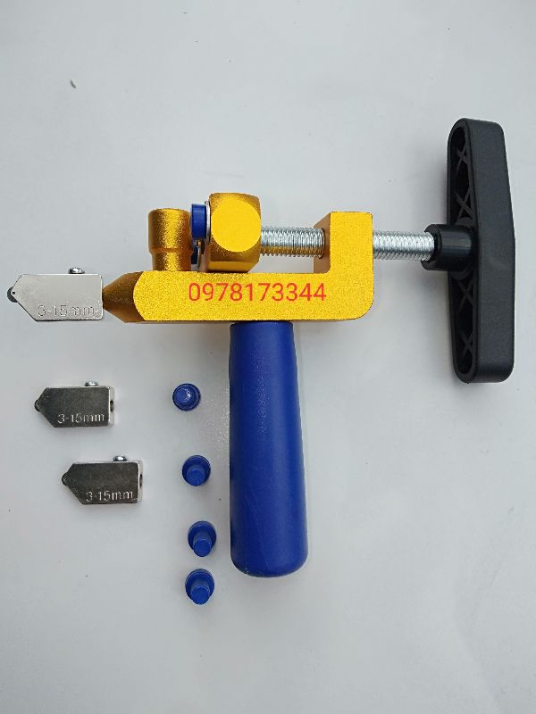 Dao cắt và bẻ gạch men