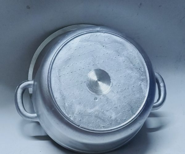 Cast Iron Pot No. 7 (Diameter 17.5cm)