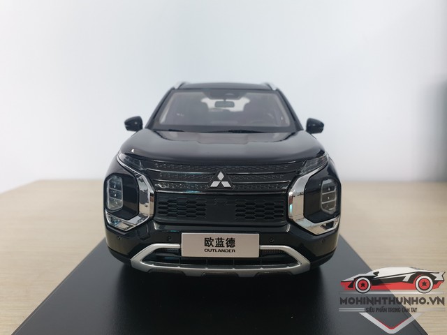 [HCM]Xe mô hình Mitsubishi Outlander 2023 tỉ lệ 1:18