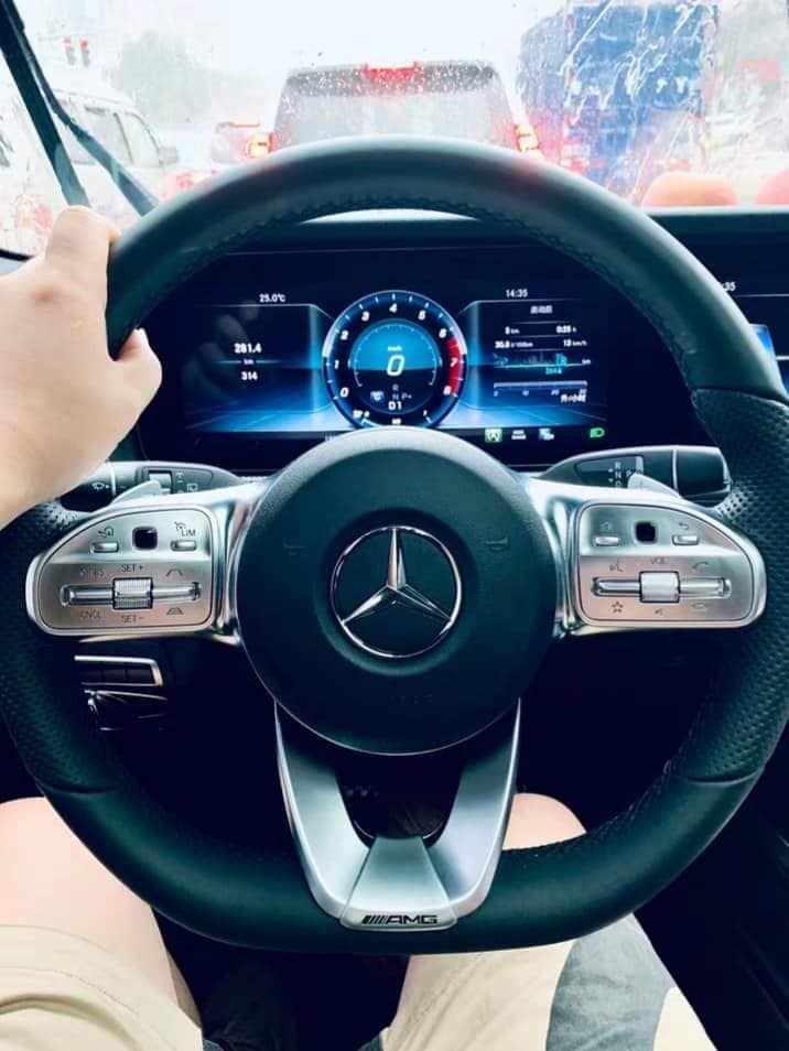 ỐP VÔ LĂNG AMG MERCEDES (LOGO VÔ LĂNG AMG)
