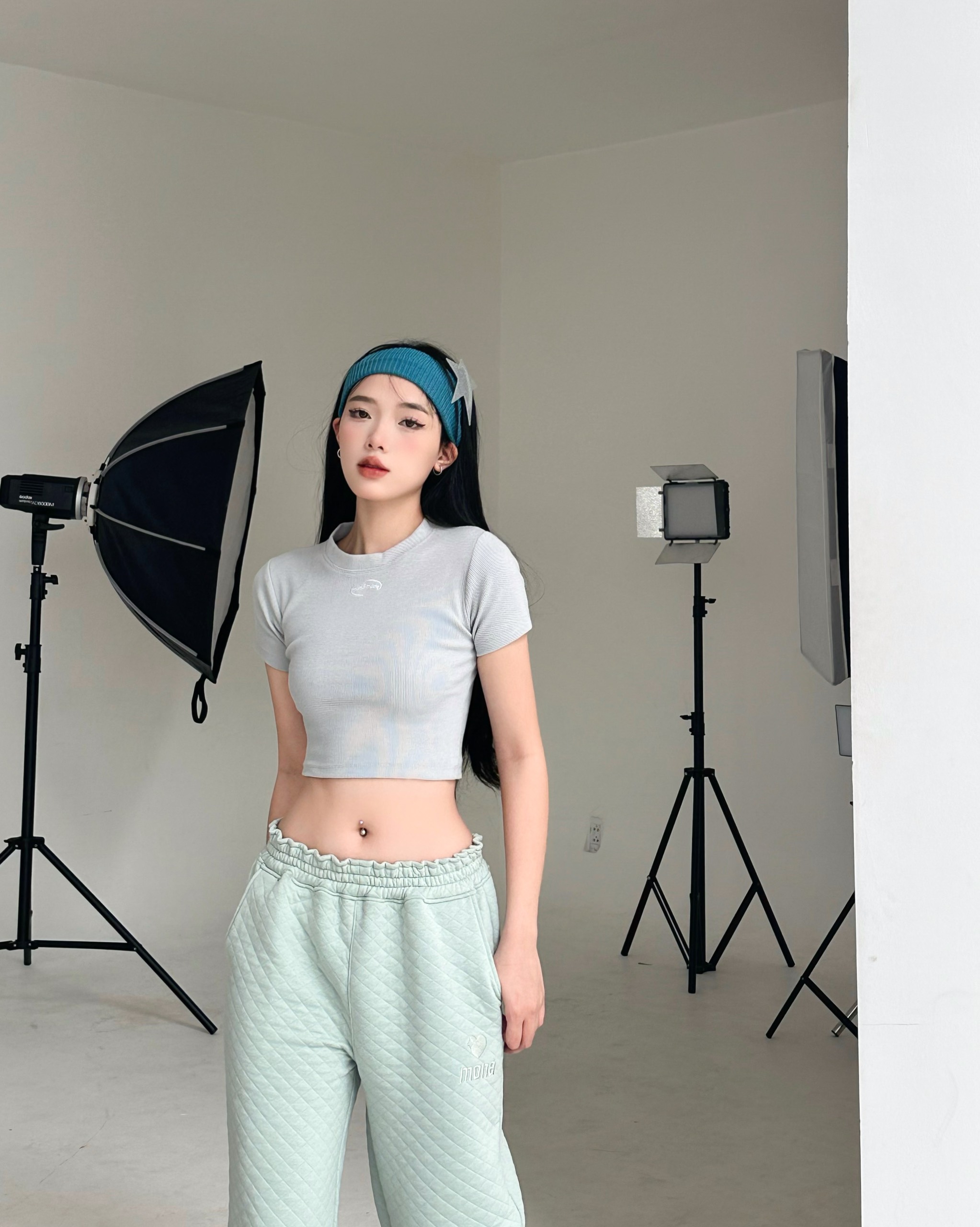 [VOUCHER 12%/149K] Áo thun baby tee MONÁ - TINY TEE XÁM/XANH