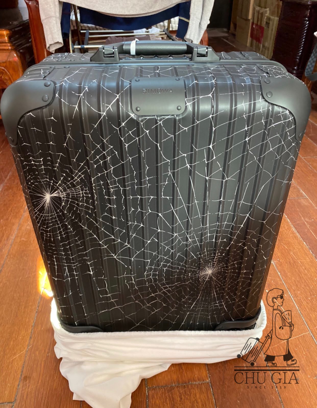 Vali Cao Cấp Rimowa Supreme 2021