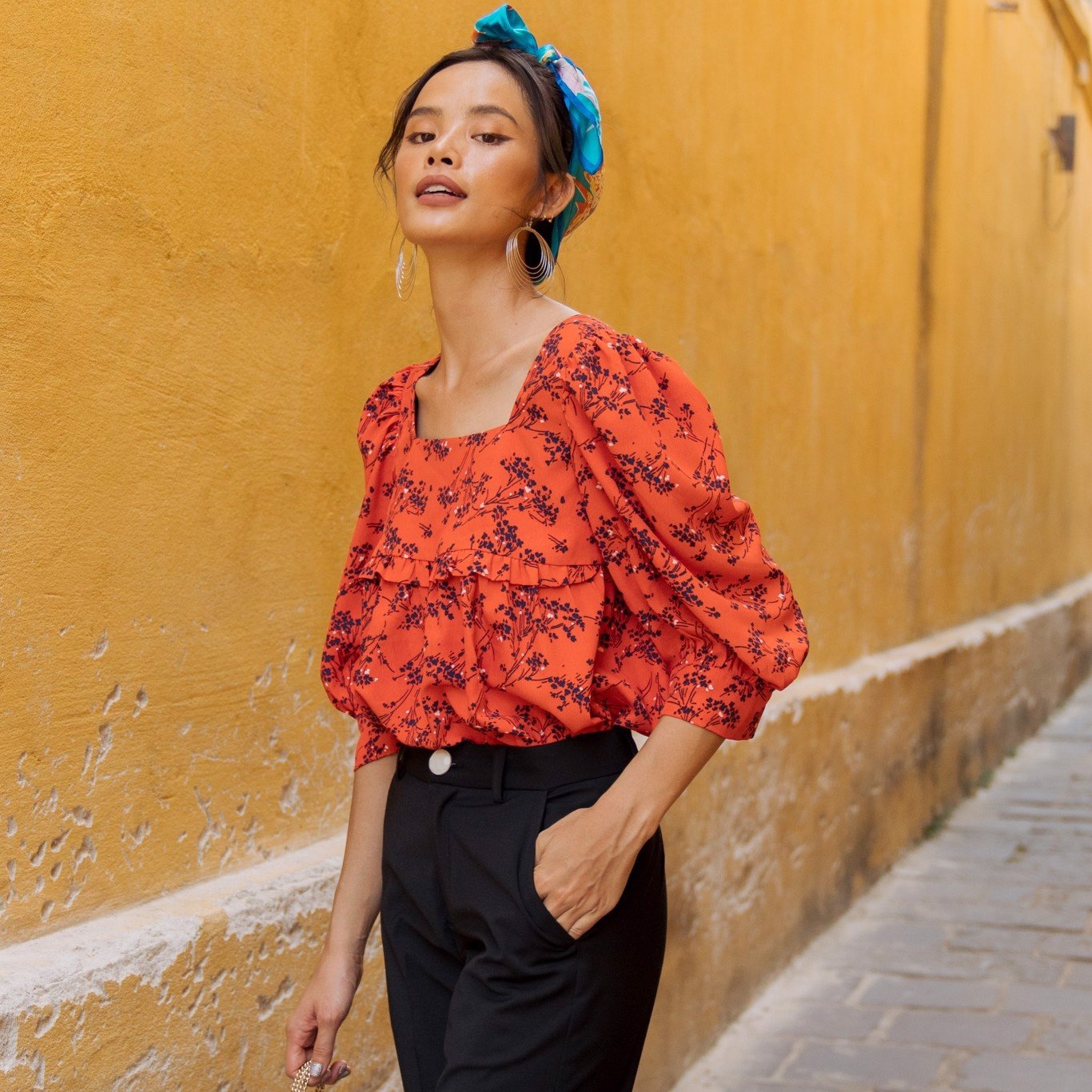 Áo Lụa Đỏ Modern Meets Heritage