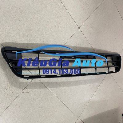 Lưới cản (Ba đờ sốc) trước Toyota Innova 2008-2012